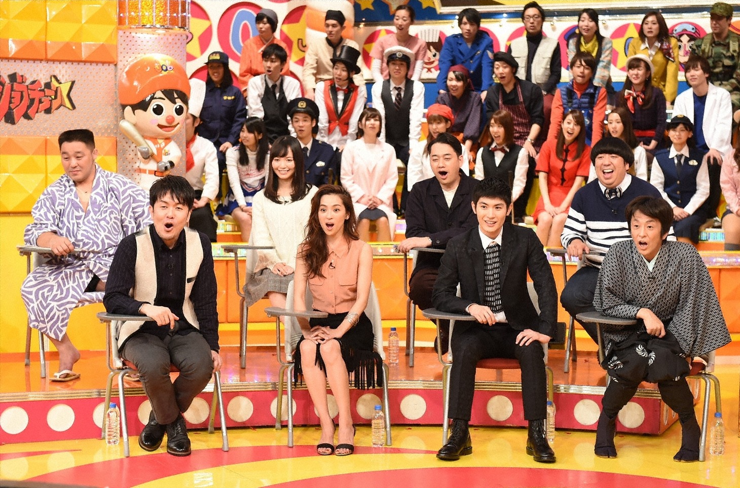 「ジョブチューン～アノ職業のヒミツぶっちゃけます！SP」に出演する、あかつ（左端）ら。(c)TBS