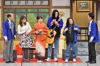 新喜劇「決意のアイドル、キツいのオタク」のワンシーン。(c)MBS