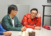 ウレロ☆無限大少女第1話反省会の様子。左から東京03豊本、東京03角田。