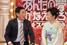 左から明石家さんま、中村玉緒。(c)TBS