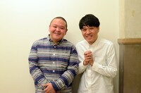 「よしログ」に出演後、お笑いナタリーの取材に応じたサルゴリラ。