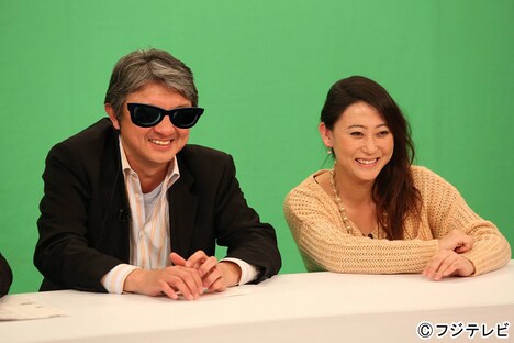 稲垣吾郎パートに出演する友近とヒロくん（左）。