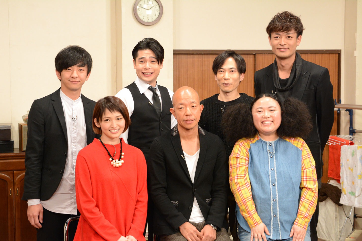 「7人のコント侍」取材会に出席した（左上から右回りに）パンサー向井、平成ノブシコブシ吉村、インパルス板倉、中村昌也、ニッチェ江上、バイきんぐ小峠、岡本玲。