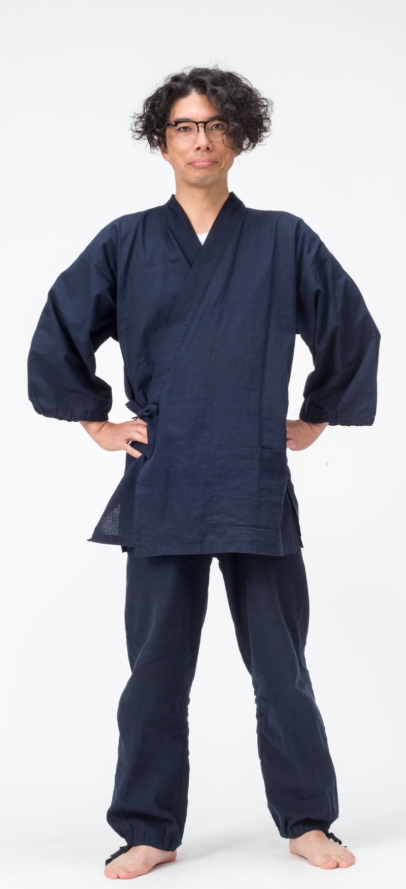 日高見スグル役の片桐仁。