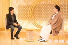 左から稲葉浩志（B'z）、立川談春。