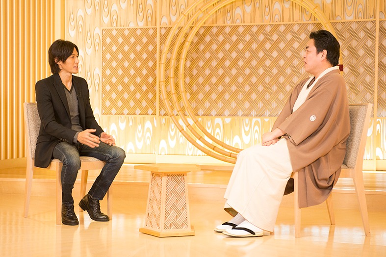 左から稲葉浩志（B'z）、立川談春。