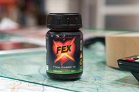 川島が持っていたキードリンク。(c)「ウレロ☆無限大少女」製作委員会