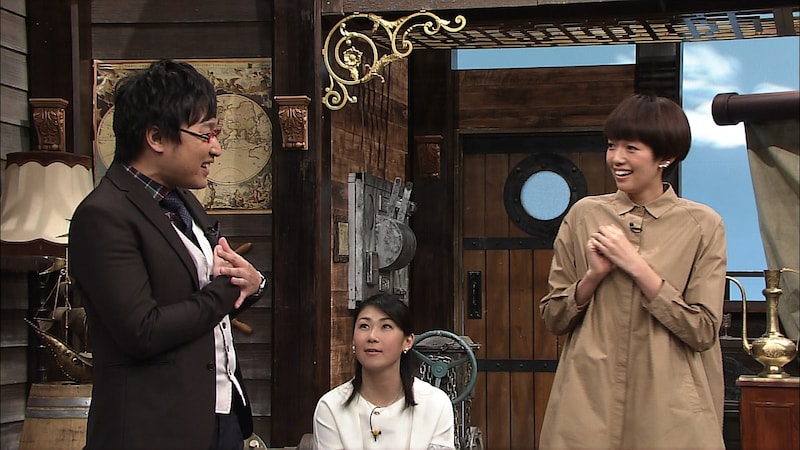 左から南海キャンディーズ山里、古閑美保、佐藤栞里。(c)日本テレビ