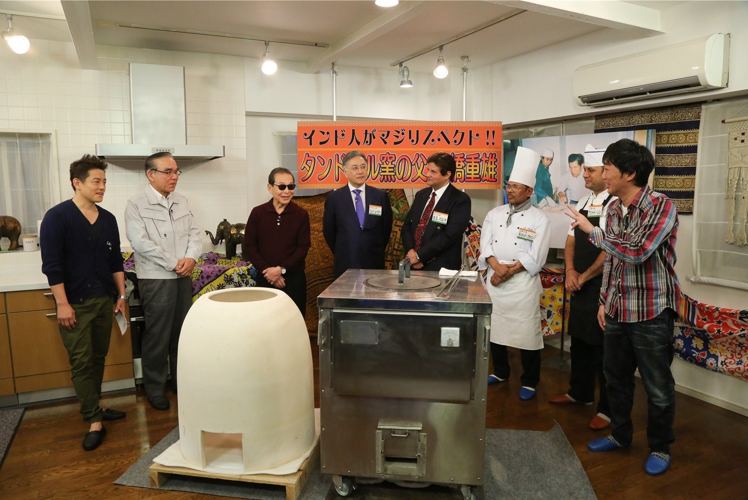 「タモリ倶楽部」で展開される「インド人がマジリスペクト!!タンドール窯の父 高橋重雄」のワンシーン。(c)テレビ朝日
