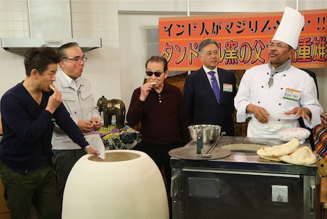 「インド人がマジリスペクト!!タンドール窯の父 高橋重雄」のワンシーン。(c)テレビ朝日