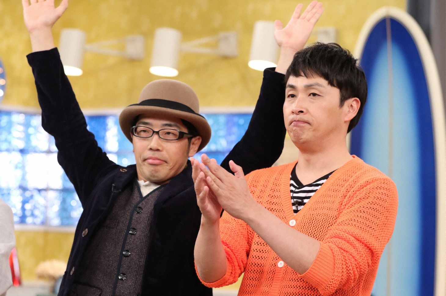 左からドランクドラゴン鈴木、アンジャッシュ児嶋。(c)関西テレビ