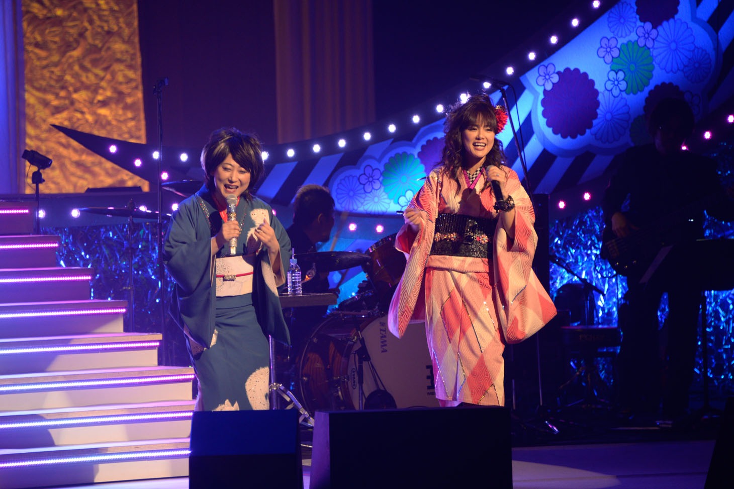 水谷千重子と相川七瀬。