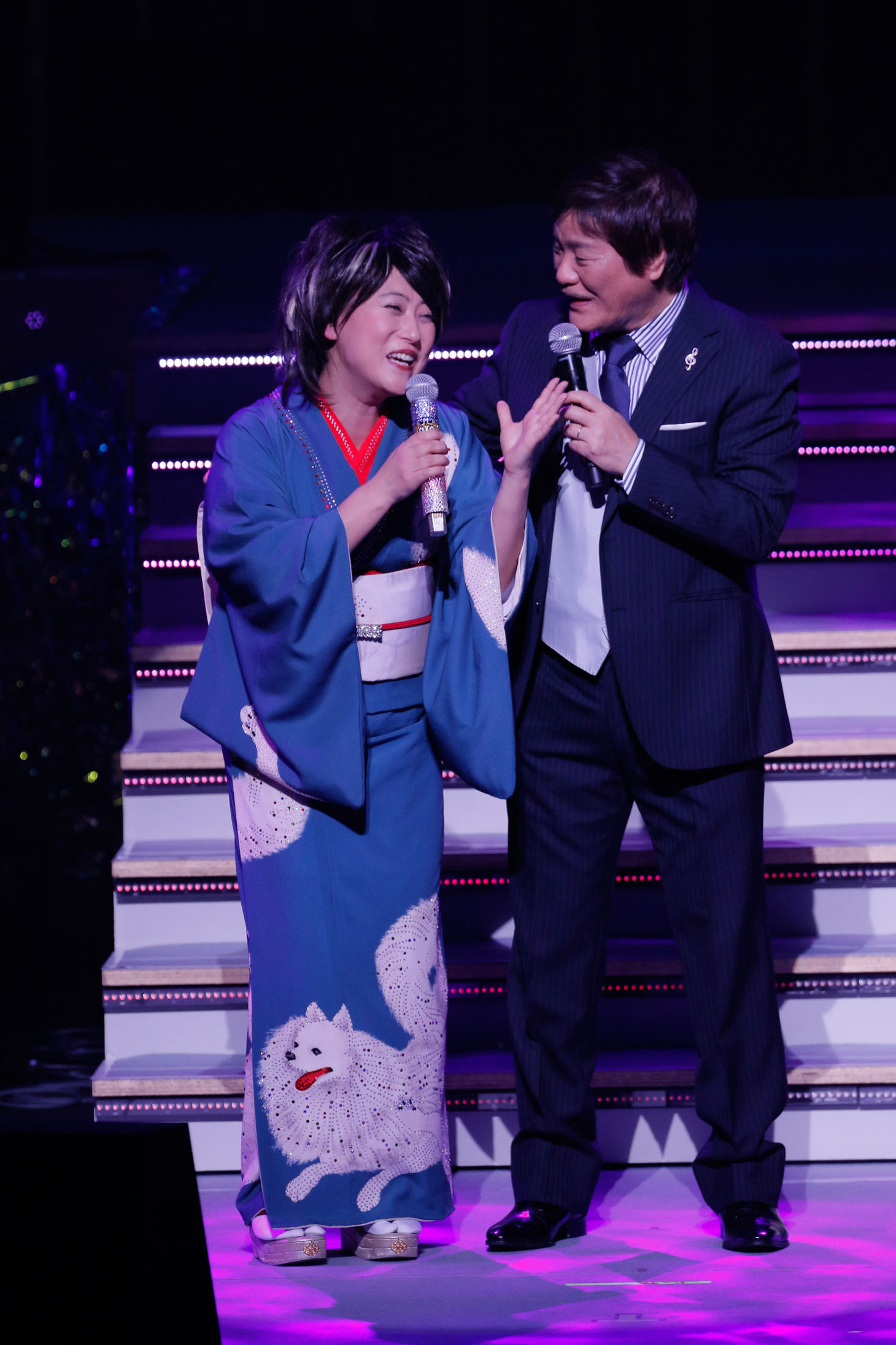 水谷千重子と堀内孝雄。