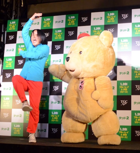 テッドに怒られ「シェー！」と永野。