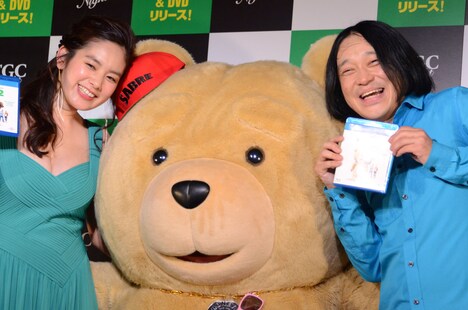 左から、筧美和子、テッド、永野。