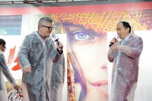 ラップバトルを行う（左から）RYO-Zとトレンディエンジェル斎藤。