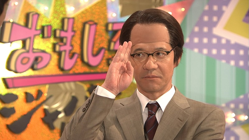 「LIFE!～人生に捧げるコント～ DVD-BOX」に収録される「NHKなんで」のワンシーン。(c)2016NHK