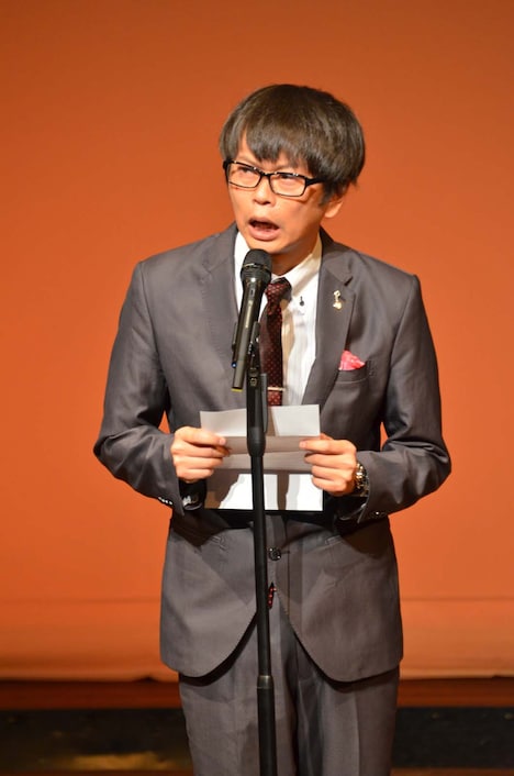 FKDZへの手紙を読む磁石・永沢。