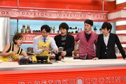「有吉シェフが作る!? ダレトク!? 3分クッキング」のワンシーン。(c)関西テレビ