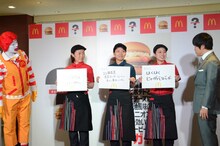 クルーが考案した新商品の名称を添削するバカリズム。