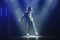 取材陣向けに行われたスペシャルショーの様子。