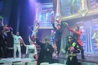 取材陣向けに行われたスペシャルショーの様子。