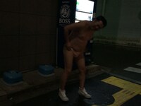 「ぶらり履いてますよ」のワンシーン。