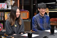 東京カランコロンのせんせいといちろー（左から）。(c)MBS