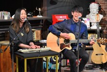 東京カランコロンのせんせいといちろー（左から）。(c)MBS