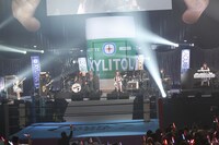 Thinking DogsとSilent Sirenによる第1試合の様子。