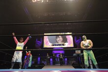 スーパー・ササダンゴ・マシンとのプレゼン対決に勝利した南海キャンディーズしずちゃん。