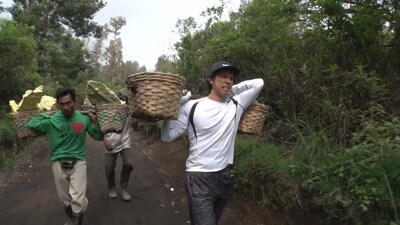 「今 知っておきたい 世界のキケン地帯に住む人々」に出演する品川庄司・庄司。(c)テレビ東京