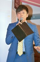 イベントの進行を務めたラフレクラン西村。