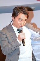 トレンディエンジェル斎藤のフレーズを真似て「斉藤さんだぞ」と決めたジャングルポケット斉藤。