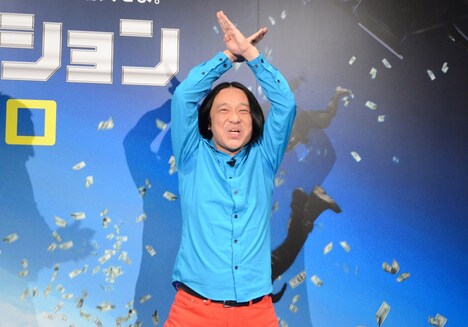 「X-ミッション」にちなんだ新ギャグを披露する永野。