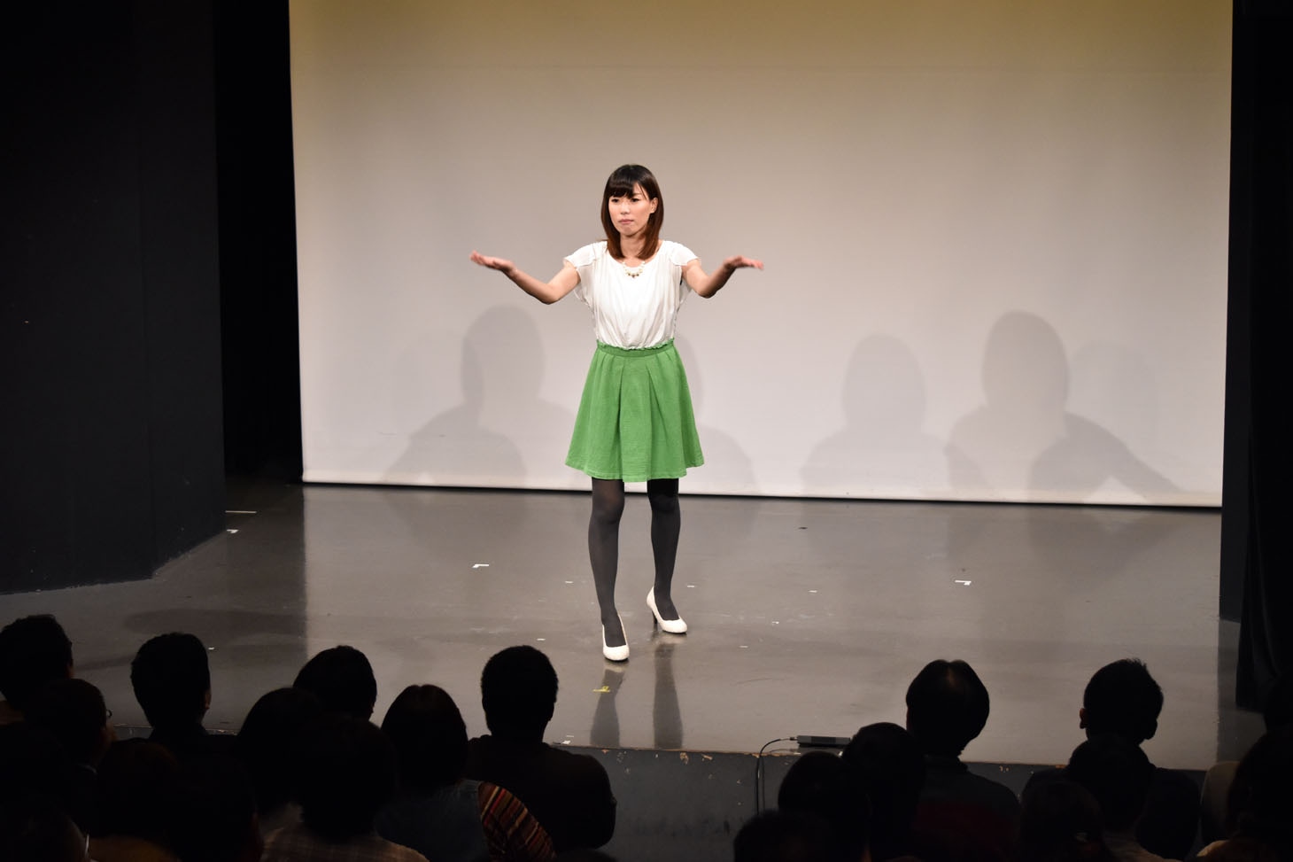 「ちんこ」コールを促す紺野ぶるま。