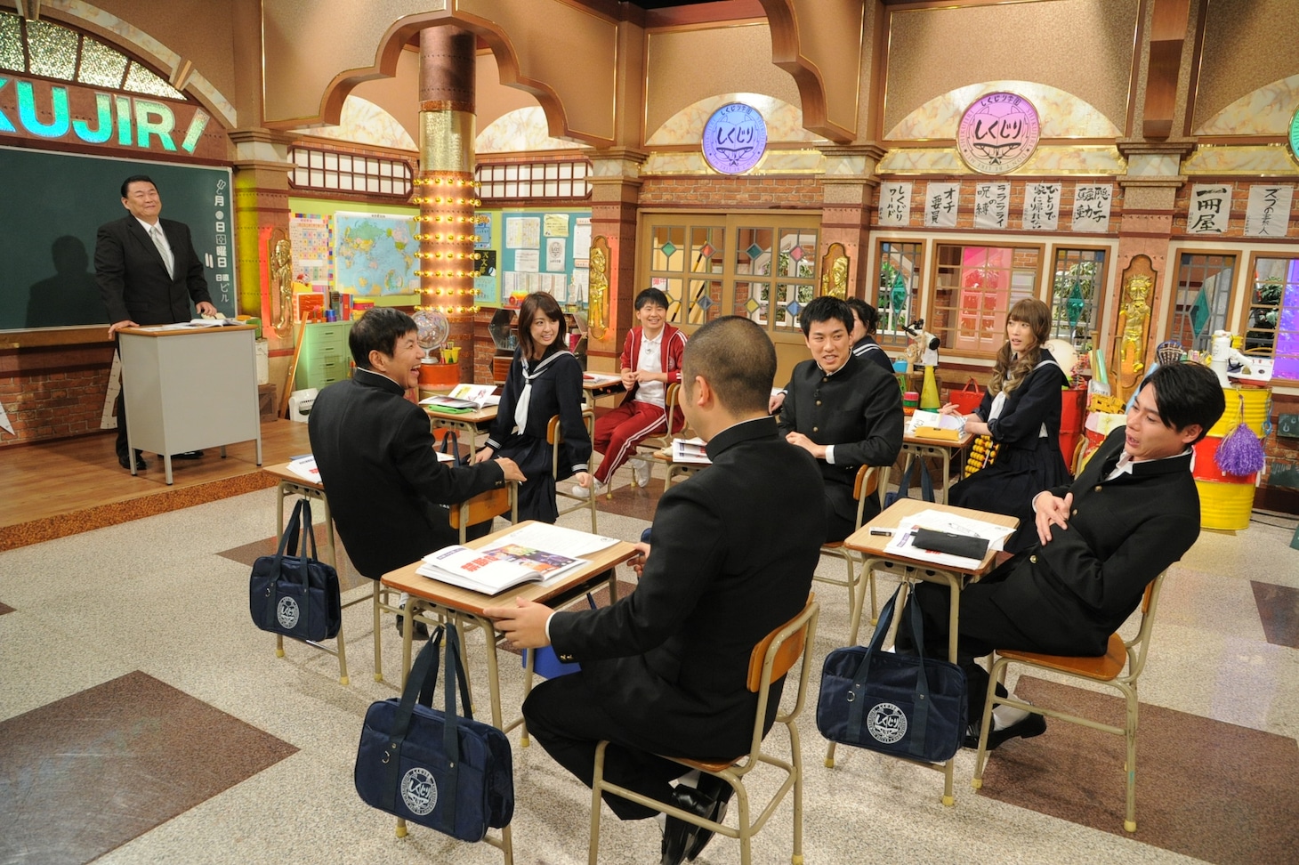 貴闘力の授業の様子。(c)テレビ朝日
