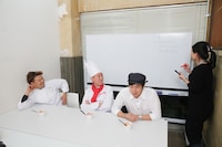 スイーツの名前を決める一同。