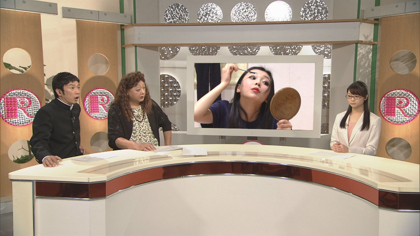 「まるわかり！女子SNS講座」のワンシーン。(c)NHK