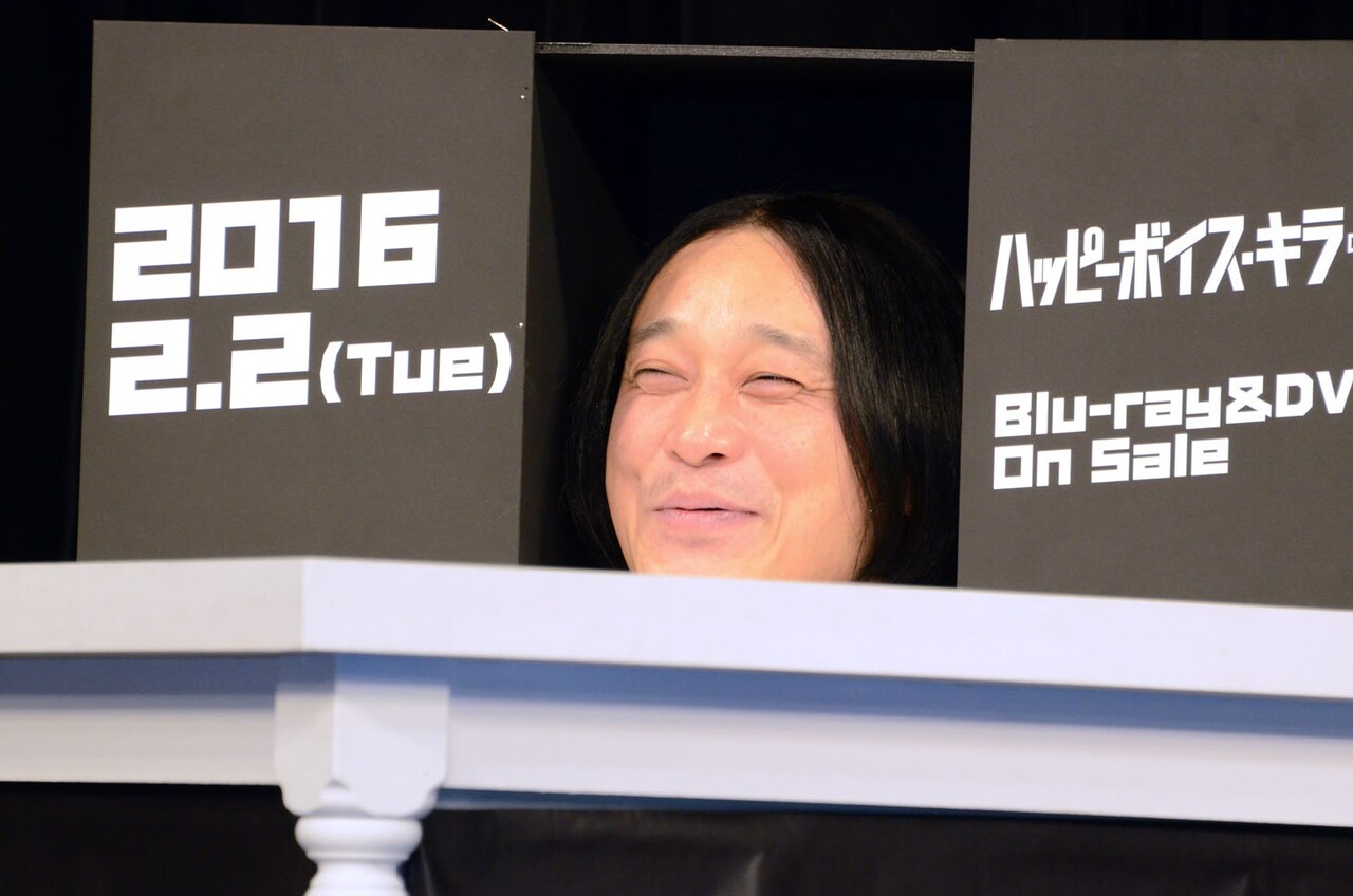 生首に扮する永野。