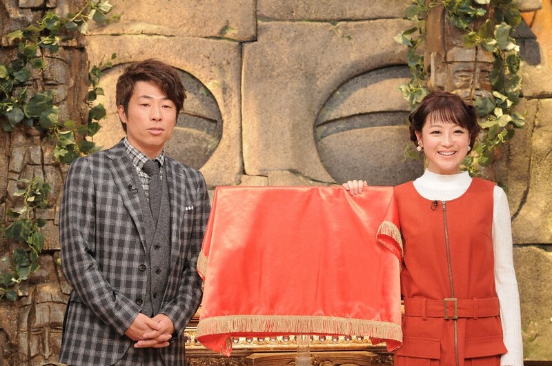 「世界がビビる夜」MCの(左から)ロンドンブーツ1号2号・田村淳、鈴木奈々。(c)TBS