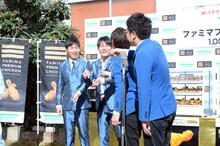 銀シャリの漫才中に茶々を入れるジャルジャル。