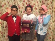 左からパンクブーブー黒瀬、フォーリンラブ・バービー、KENJI。(c)FBS