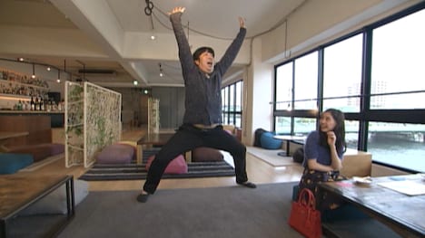 DVD「そんなバカなマン（2）」で展開される「パシフィック・ヒム」のワンシーン。(c)フジテレビ