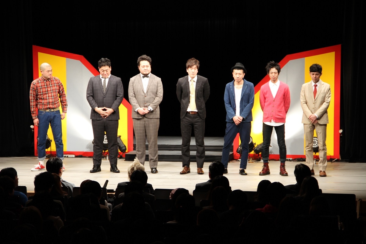 最終決戦に進出した（左から）あばれる君、ブルーリバー、笑撃戦隊、しんのすけとシャン。