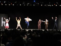 「すいているのに相席3.5」のワンシーン。