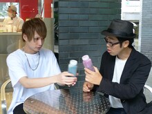 一挙放送に登場する（左から）井深克彦、ドランクドラゴン鈴木。(c)テレビ朝日