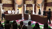 「別にええねんけど…」を展開する芸人たち。(c)テレビ東京
