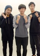 パンサー。左から菅、向井、尾形。