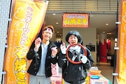 ヘンダーソン。左から子安、中村。
